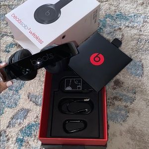 SOLD - Beats Solo 3 WIRELESS